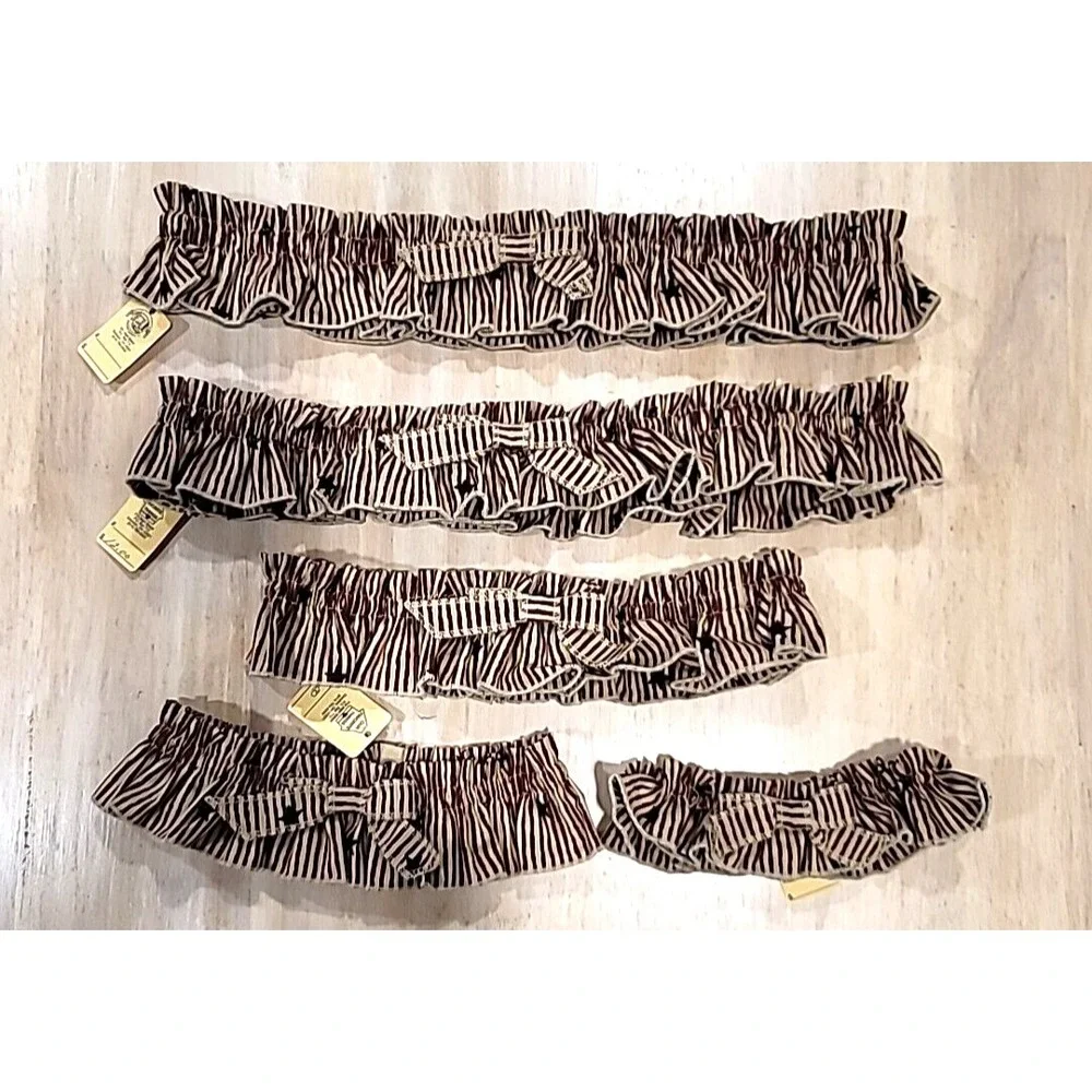 Lot Of 23 Basket Garters Some New with Tags + One w/Napkins & Bread Basket Liner